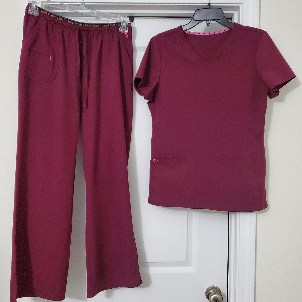 Scrub set